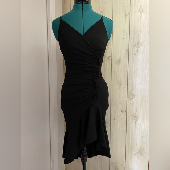 Emerald Sundae Black Dress - Picture 3 of 8